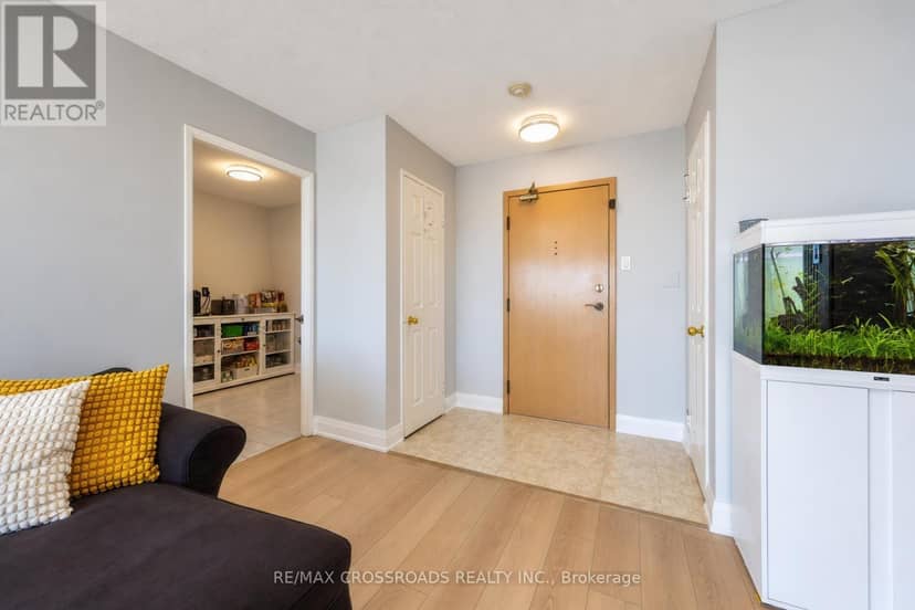 1308 - 7825 Bayview Avenue, Markham, photo 2
