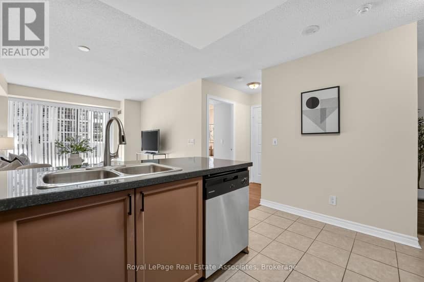 1804 - 5 Michael Power Place, Toronto, photo 7