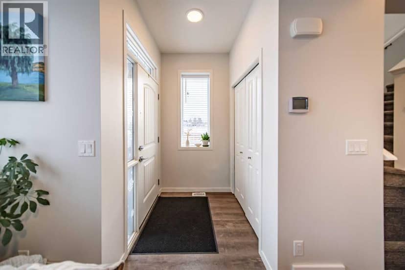 27 Iris Crescent, Okotoks, photo 5