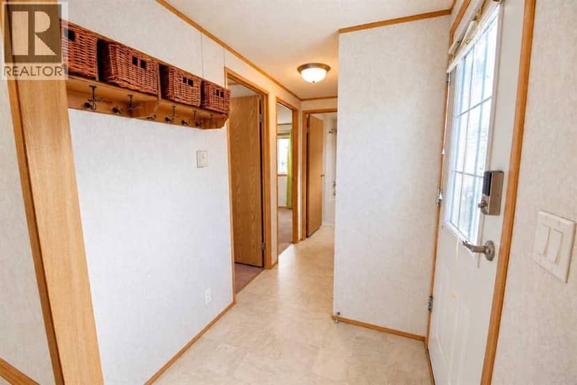 512 Porter Street, Coaldale, photo 4