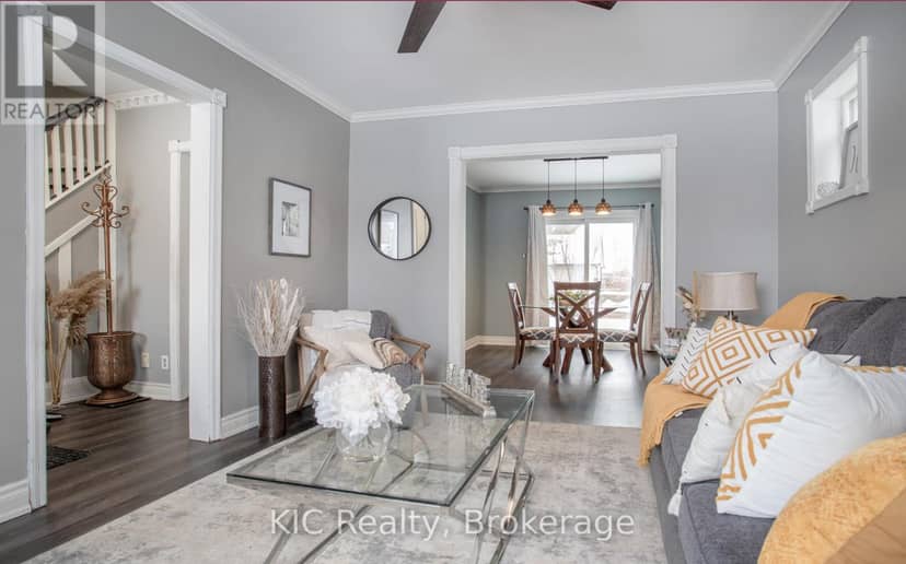 200 Oshawa Boulevard N, Oshawa, photo 5