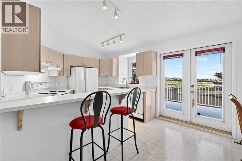 24, 5790 Patina Drive SW, Calgary, photo 5