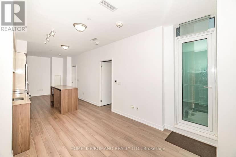 1602 - 31 Tippett Road, Toronto, photo 4