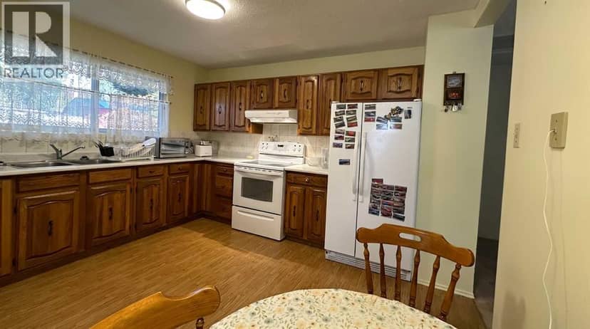 7717 28 Avenue, Coleman, photo 3