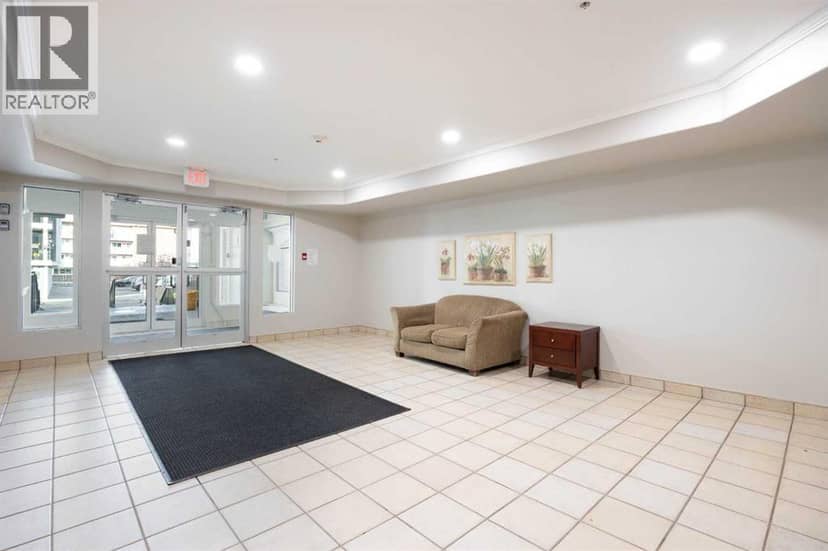 300, 243 Gregoire Drive, Fort McMurray, photo 4