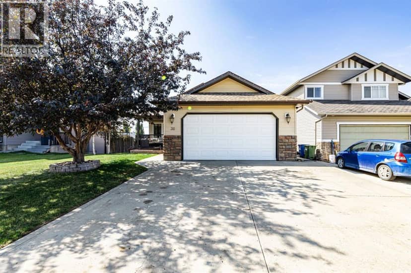 38 Ivany Close, Red Deer, photo 2