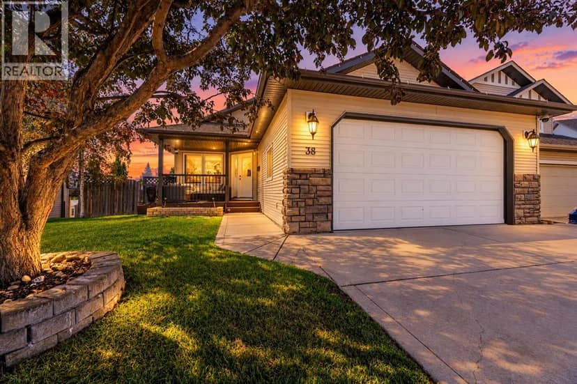 38 Ivany Close, Red Deer