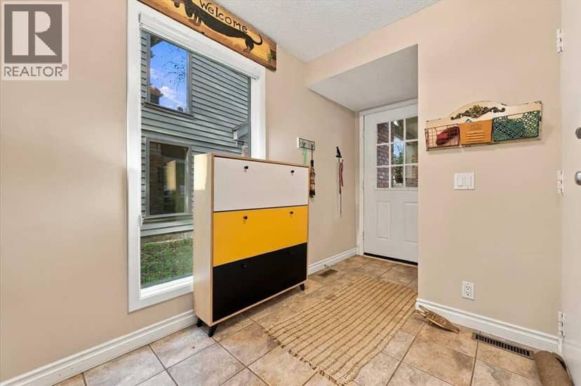512 Point Mckay Grove NW, Calgary, photo 5