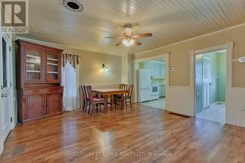 503 Moffat Street, Pembroke, photo 7