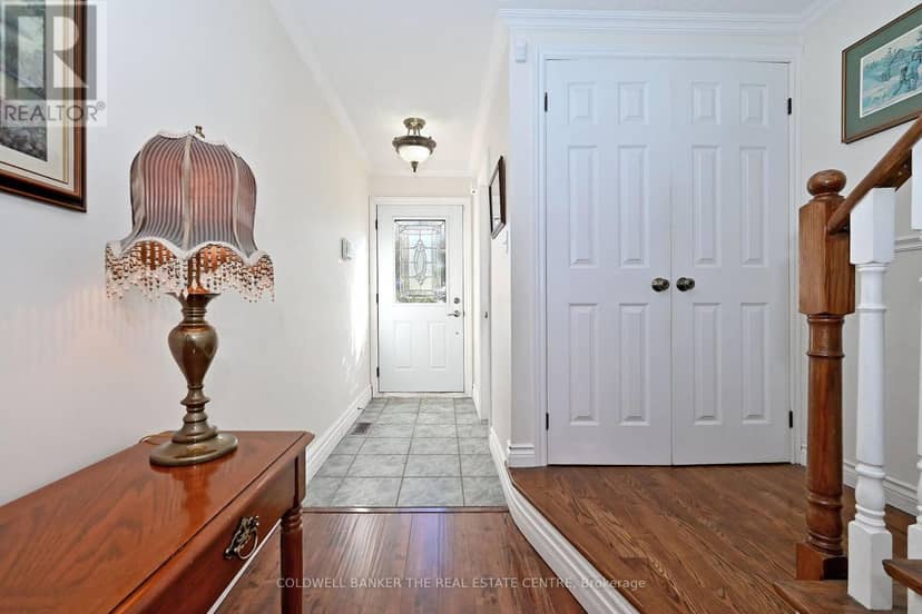 754 Shanahan Boulevard, Newmarket, photo 4