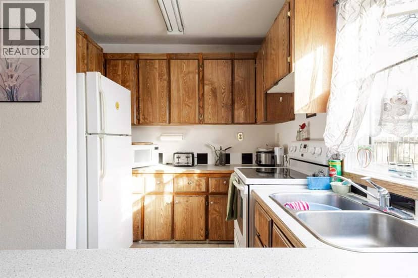 5203 56 Avenue, Taber, photo 2