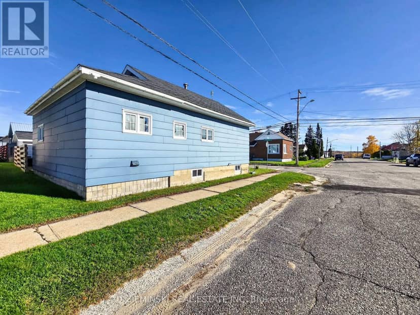 309 D'Iberville Avenue, Iroquois Falls, photo 3