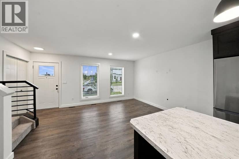 108 Memorial Parkway, Rural Red Deer County, photo 8