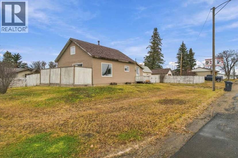 9904 101 Avenue, Hythe, photo 2