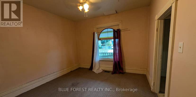 878 Trafalgar Street, London East, photo 5
