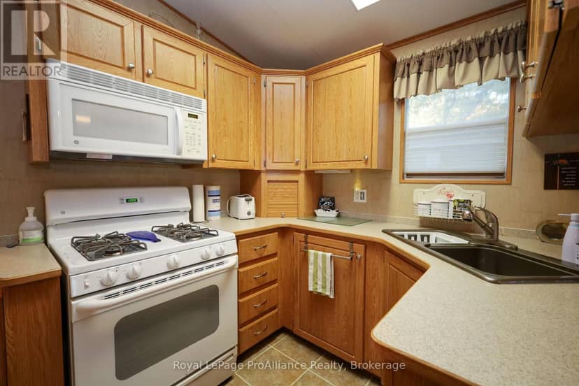 486 County Road 18 - 8 Forest Grove Lane, Prince Edward County, photo 8