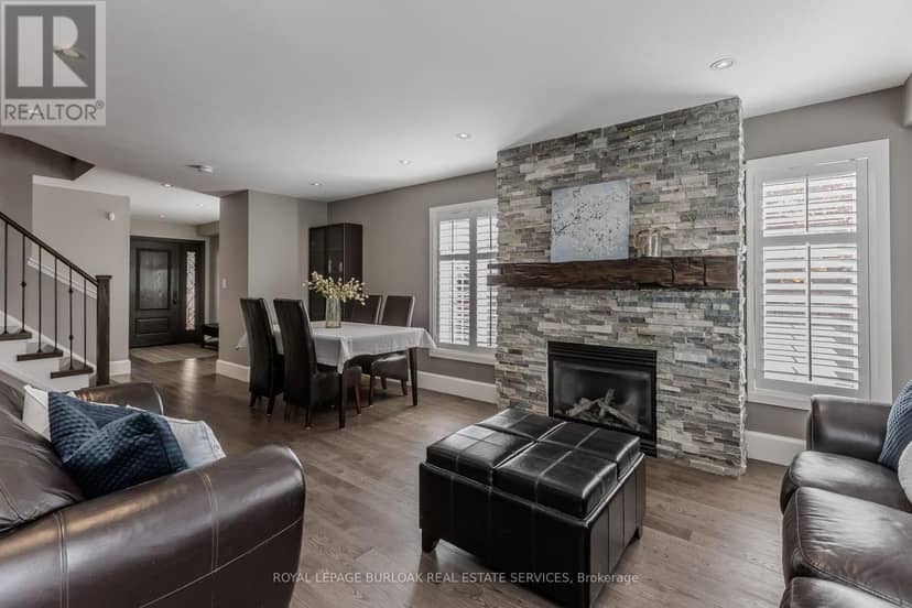 2248 Elmside Crescent, Burlington, photo 3