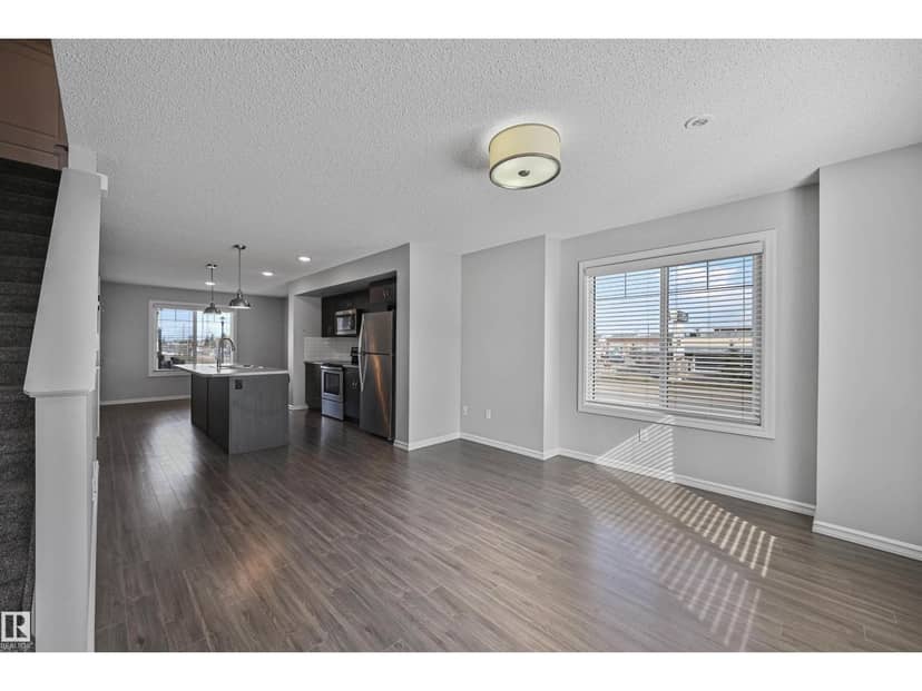 #34 2215 24 ST NW, Edmonton, photo 2