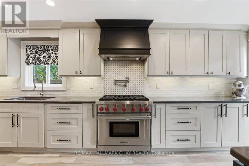 5 Draper Court, Whitby, photo 4