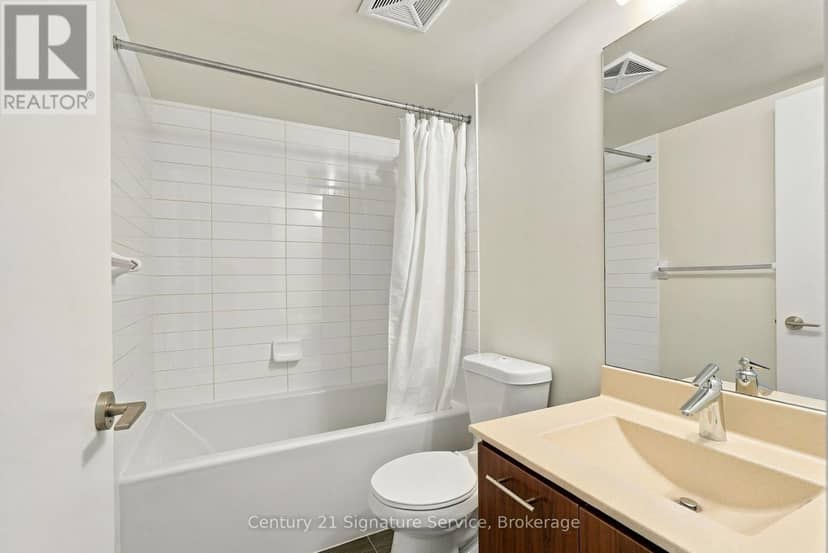 1822 - 135 Village Green Square, Toronto, photo 6