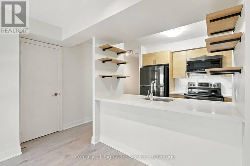 1822 - 135 Village Green Square, Toronto, photo 8