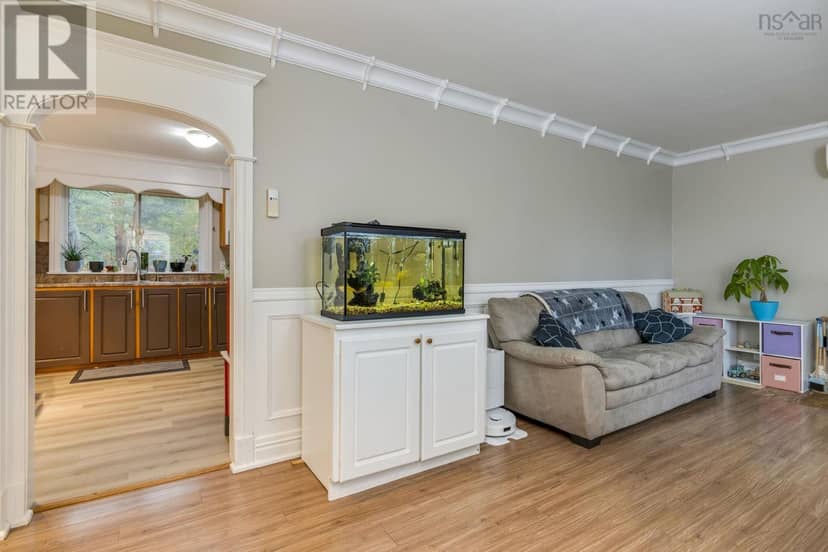 608 Windsor Junction Road, Windsor Junction, photo 3