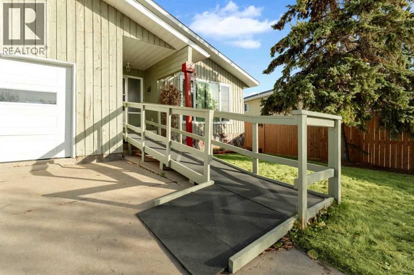 6 Woodland Close, Sylvan Lake, photo 4