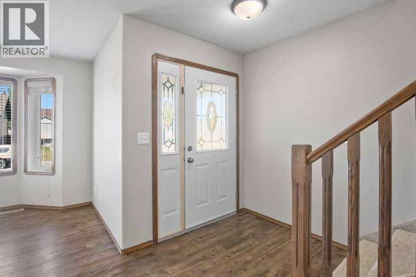 127 Lyons Close, Red Deer, photo 2