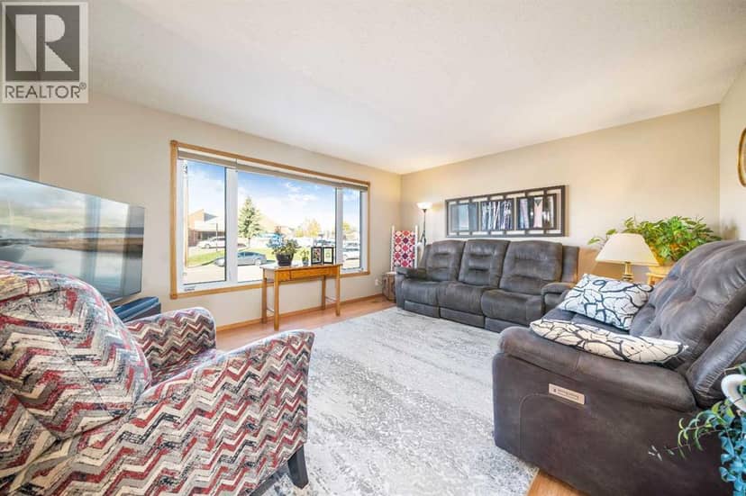 814 1 Street E, Bow Island, photo 5