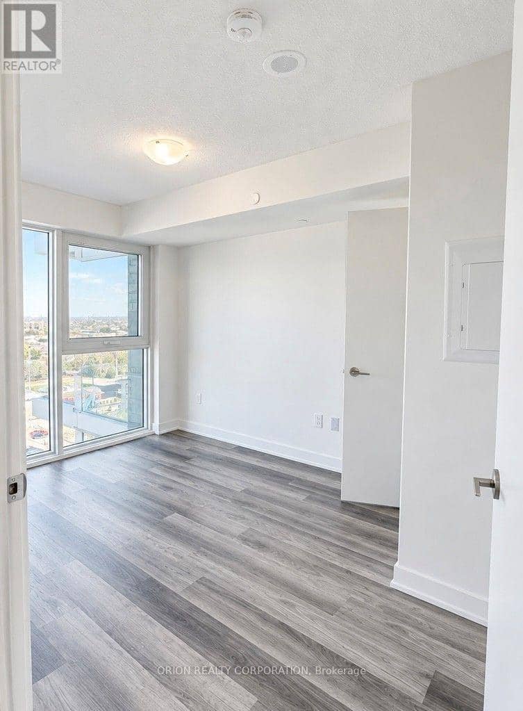 1201 - 1010 Sandy Beach Road, Pickering, photo 2