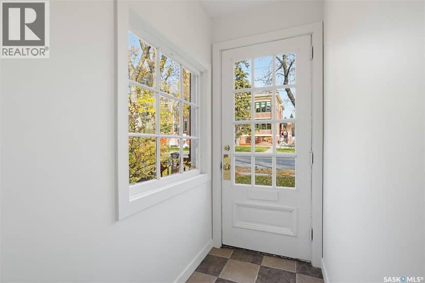 615 Clarence AVENUE S, Saskatoon, photo 4