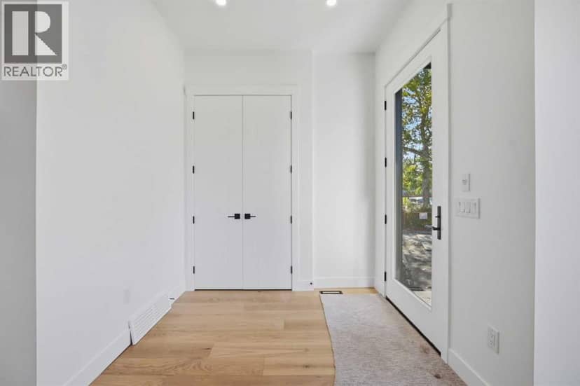 67 Holland Street NW, Calgary, photo 4