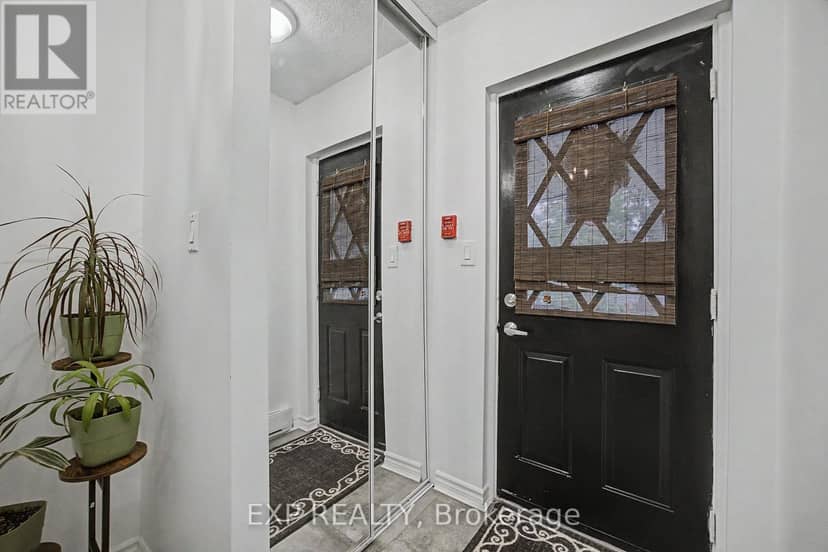 501 - 1000 Cedarglen Gate, Mississauga, photo 2