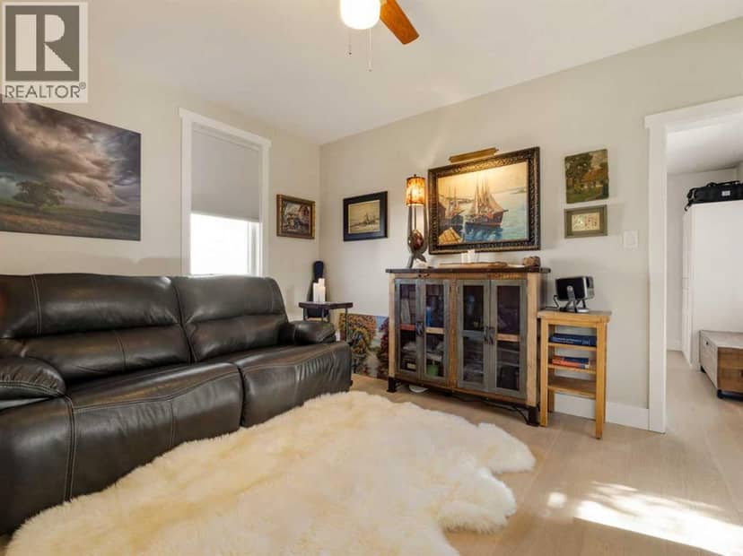 1306 9 Street N, Lethbridge, photo 3