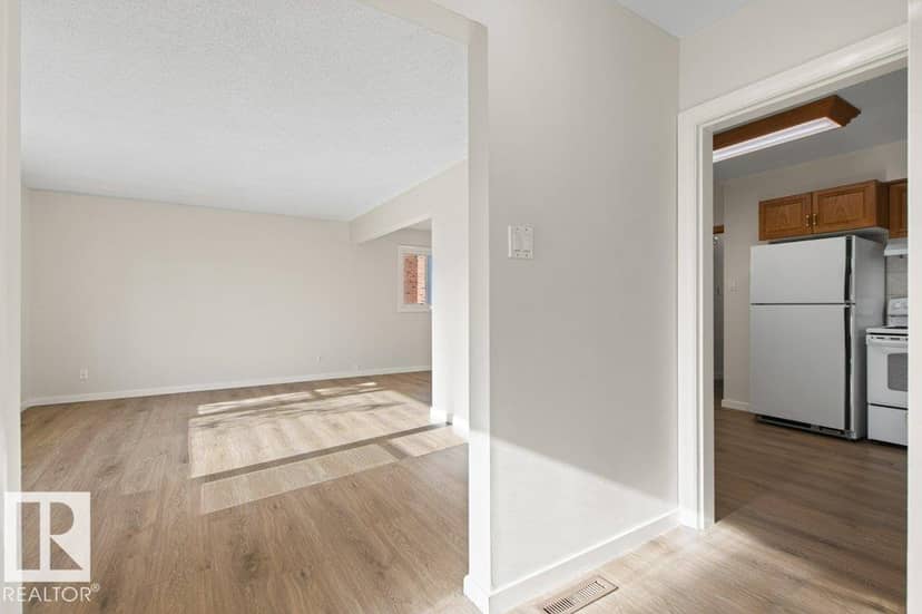 9640 74 AV NW, Edmonton, photo 6