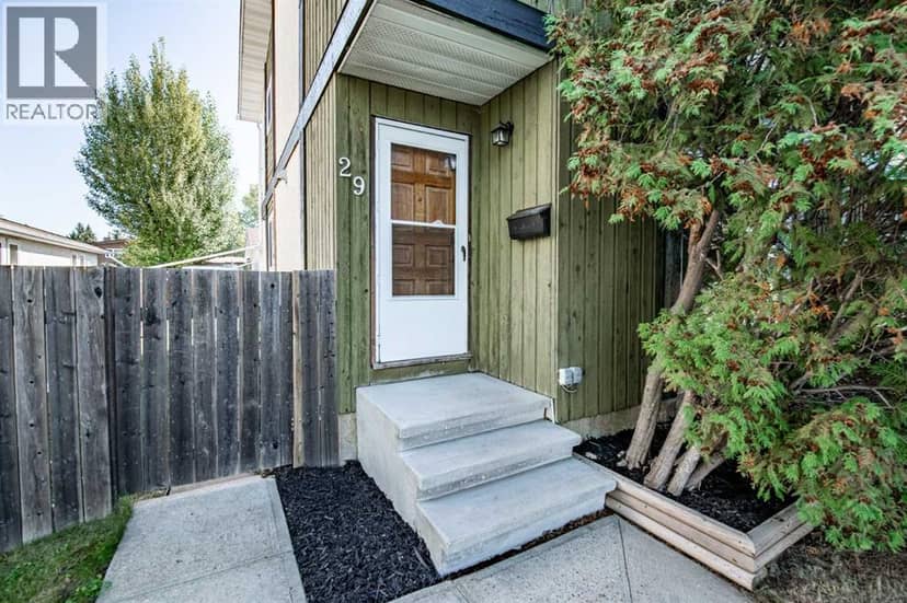 29 Abbott Close, Red Deer, photo 3