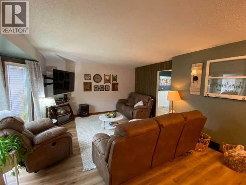 39 Lakeview Crescent E, Brooks, photo 3