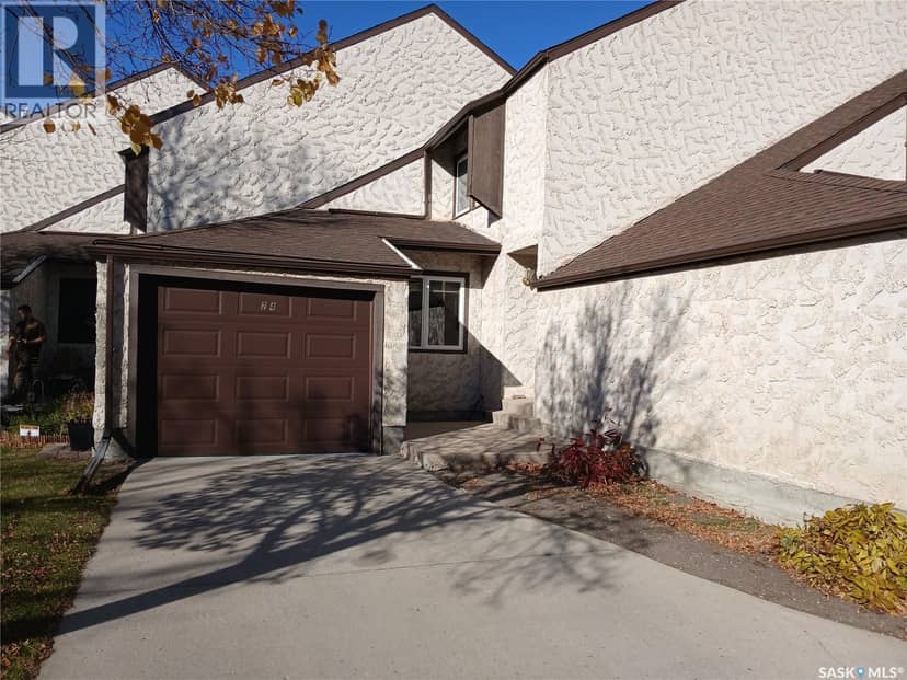 24 Cannington MEWS, Regina