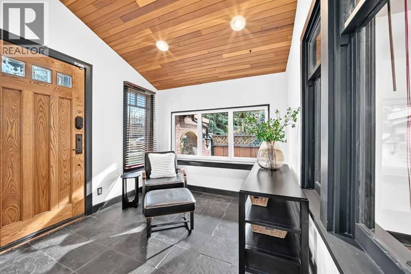 3035 4 Street SW, Calgary, photo 2