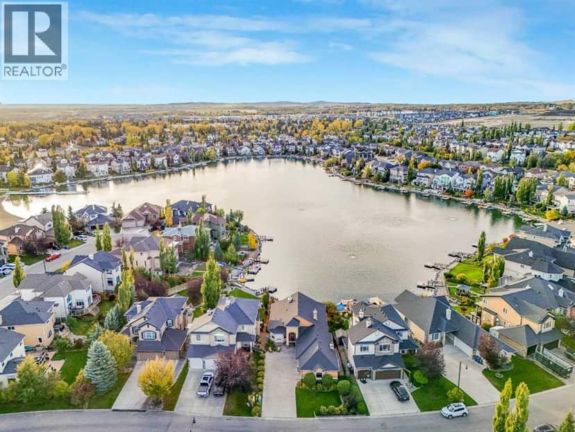 247 Crystal Shores Drive, Okotoks, photo 2