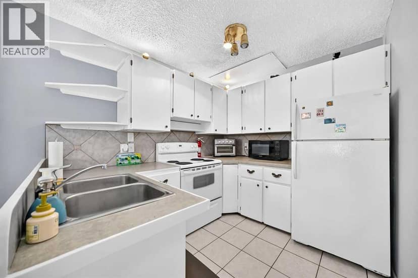 4316 8 Avenue SE, Calgary, photo 6