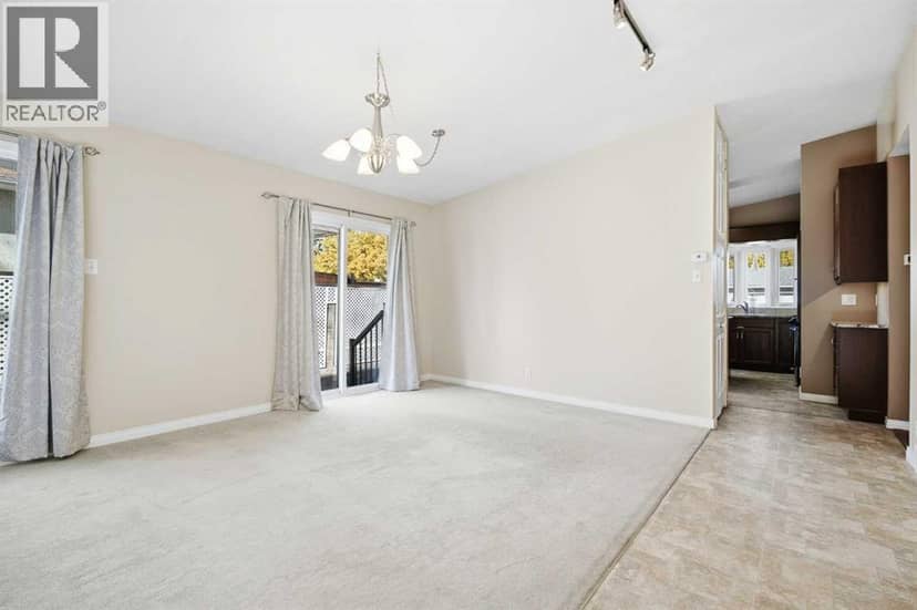 163 Westwood Drive SW, Calgary, photo 7