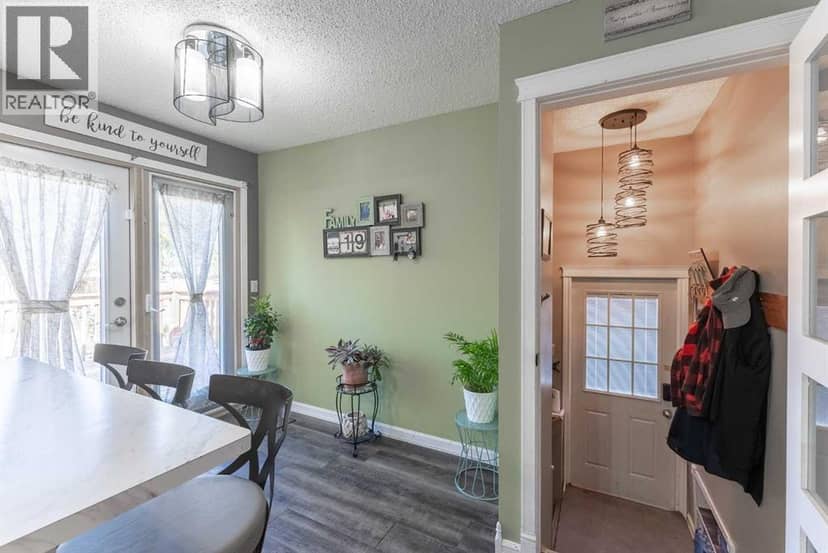 43 Ash Street W, Brooks, photo 6
