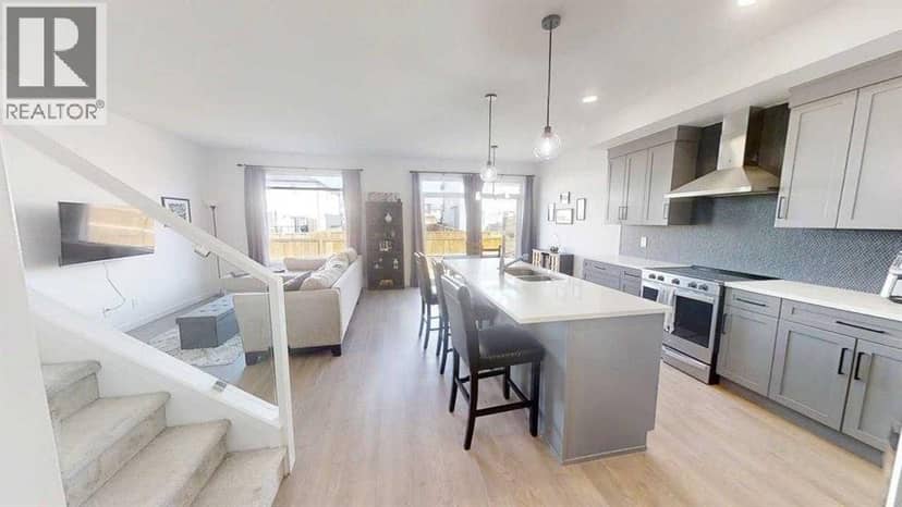 1219 Pacific Circle W, Lethbridge, photo 6