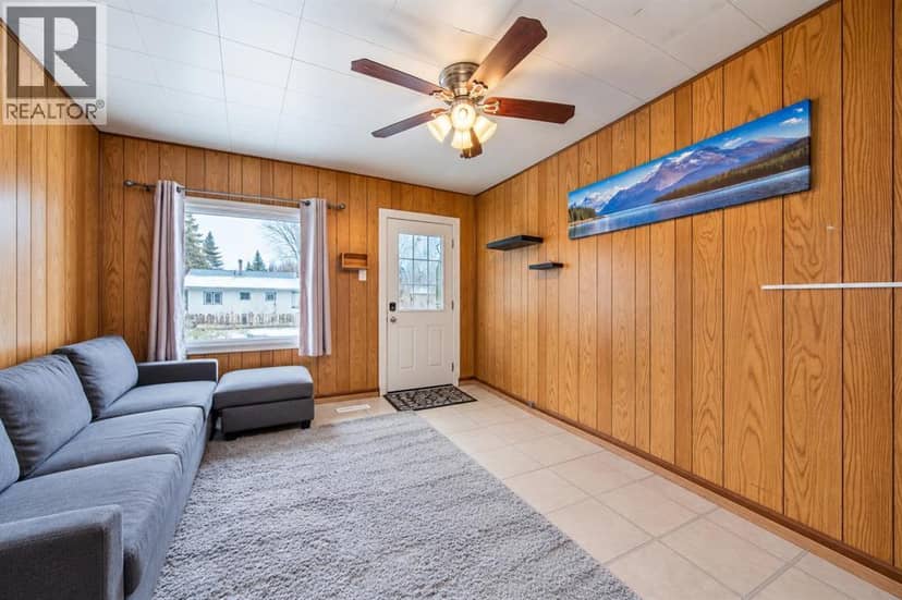 5509 50 Street, Ponoka, photo 3