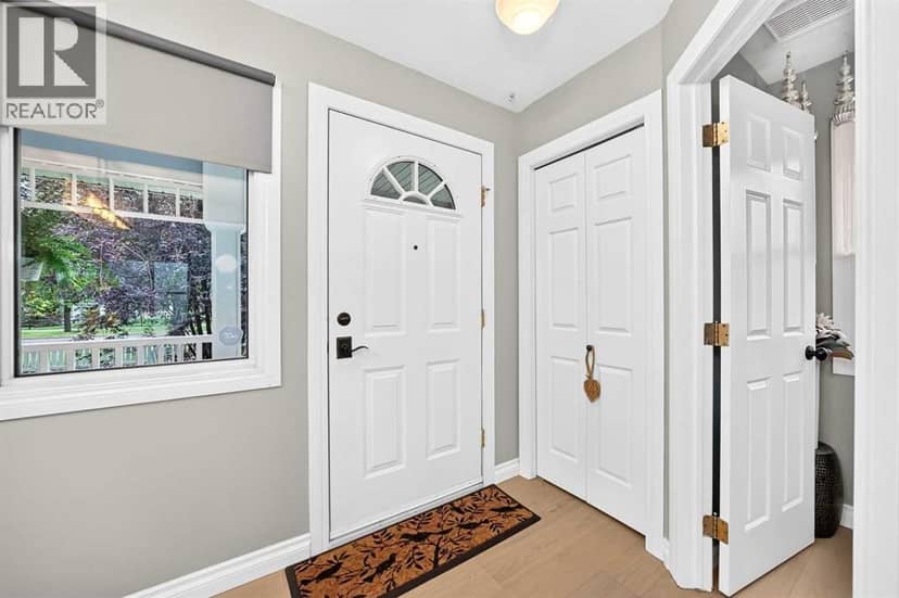 2275 Flanders Avenue SW, Calgary, photo 3