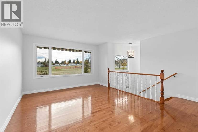 808 Stonehaven Road SW, Calgary, photo 4