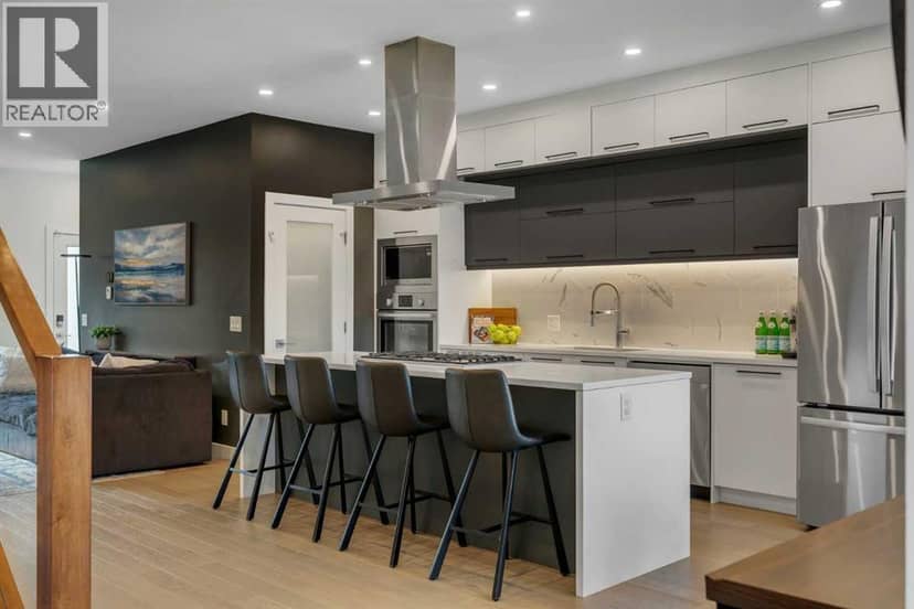 2327B Osborne Crescent SW, Calgary