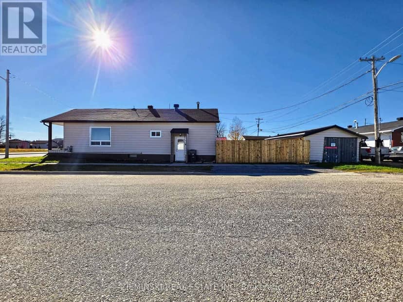 348 Cambridge Avenue, Iroquois Falls, photo 3