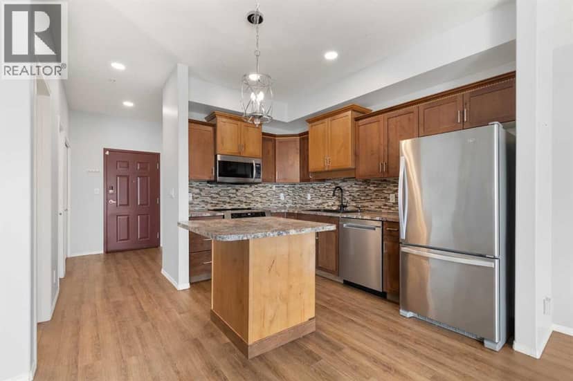 208, 105 Main Street S, Redcliff, photo 4